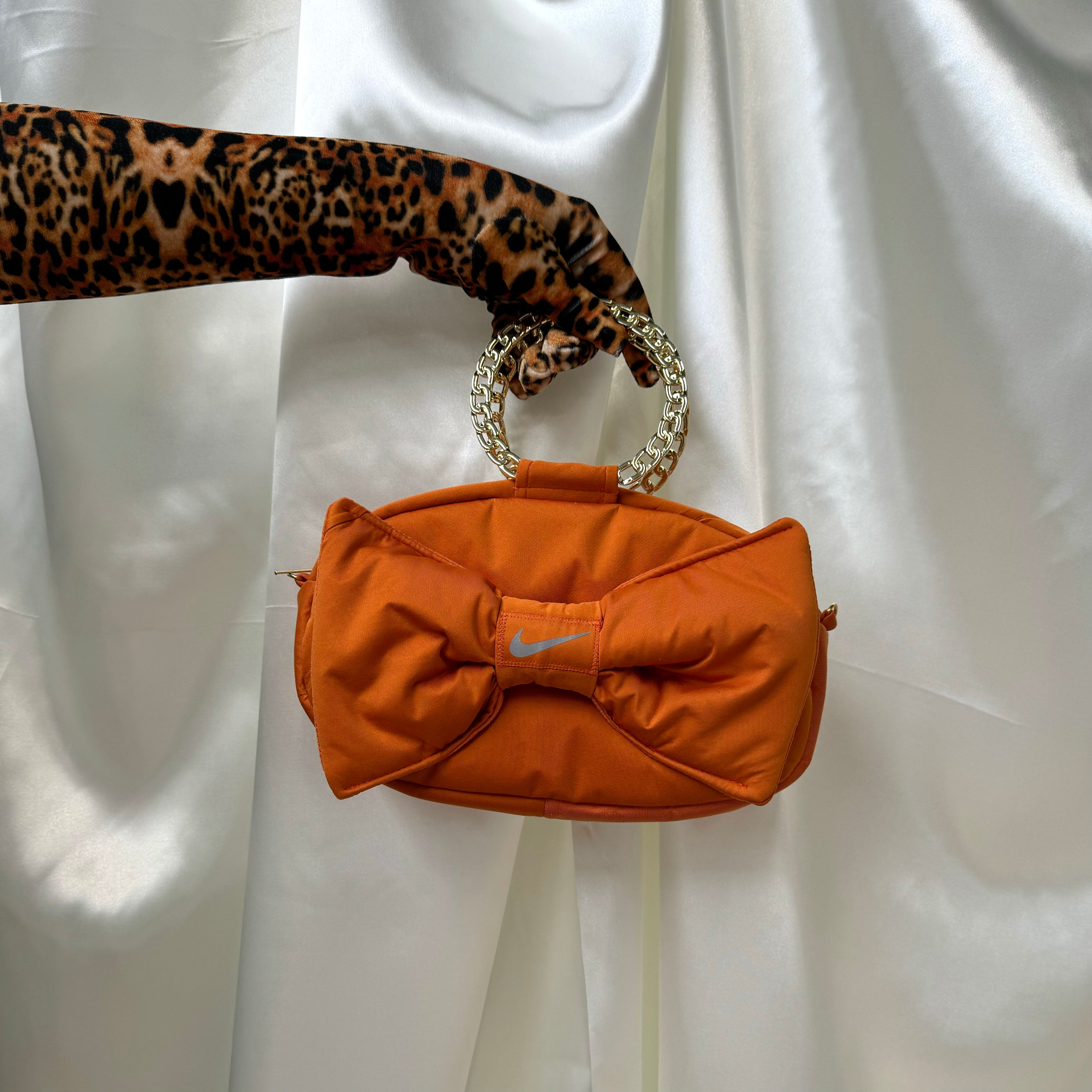 Bow Majesty Orange