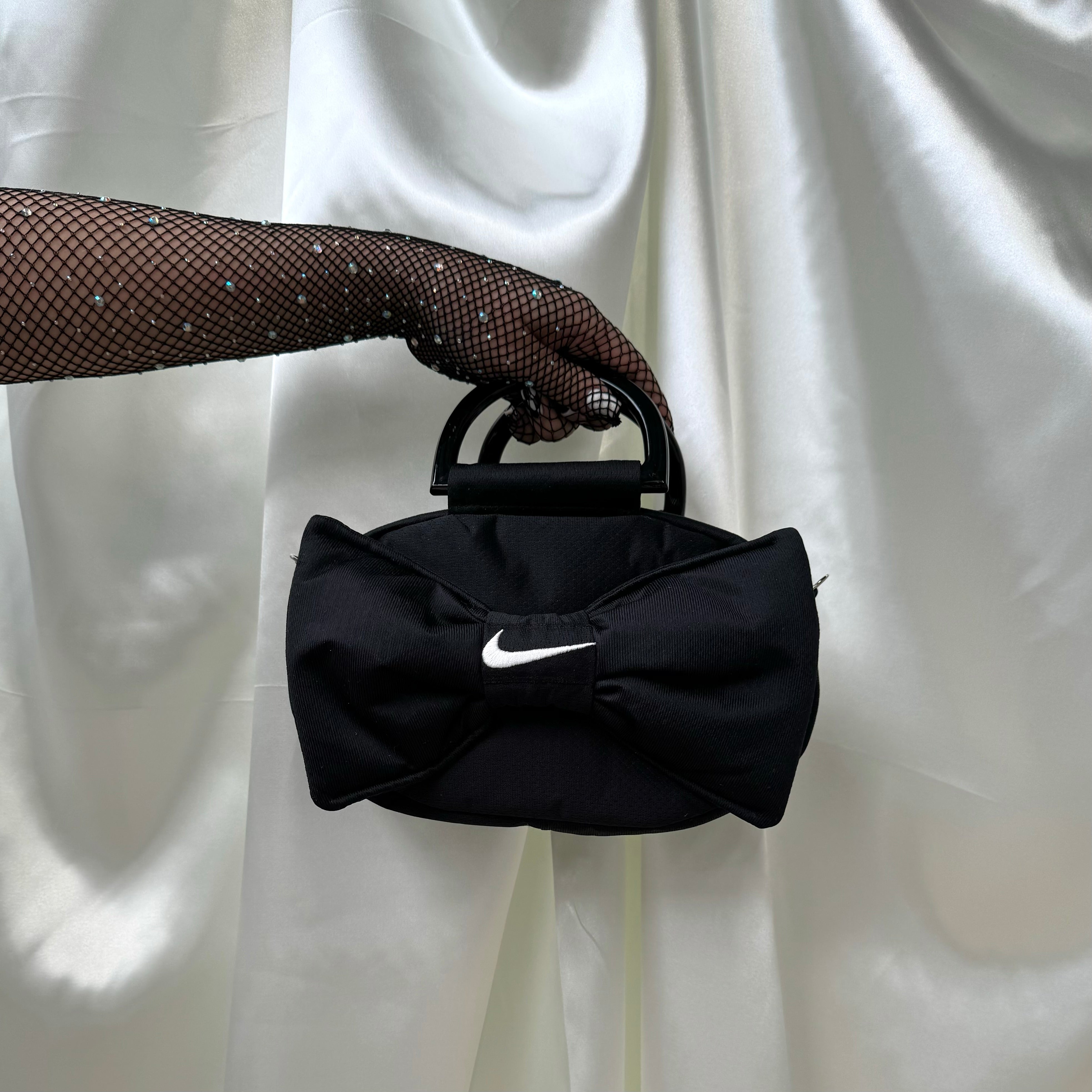 Bow Majesty Black